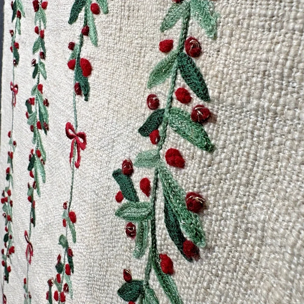 TAHARI Home Christmas Table Runner Natural Red and Green Holly Silver 16